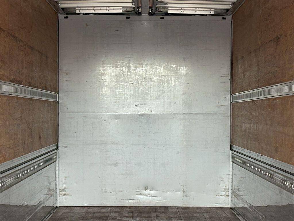 三菱ふそうスーパーグレートアルミウイング大型（10t）[写真07]