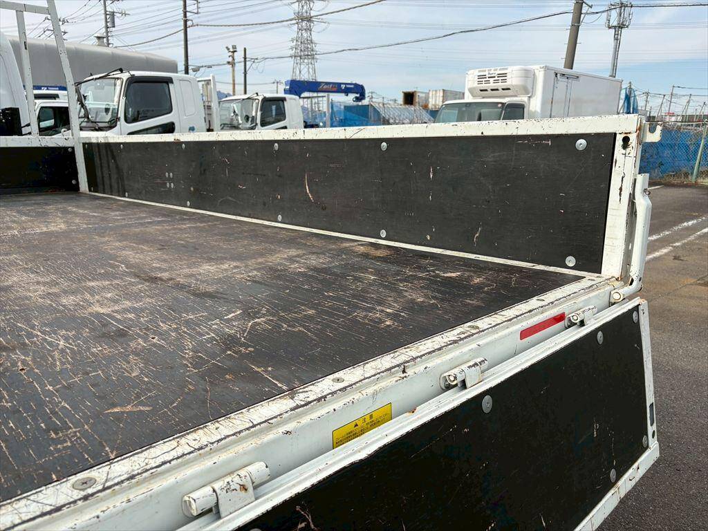 三菱ふそうキャンタークレーン4段小型（2t・3t）[写真10]