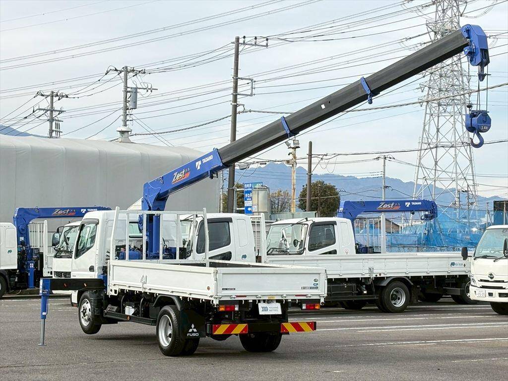 三菱ふそうキャンタークレーン4段小型（2t・3t）[写真11]