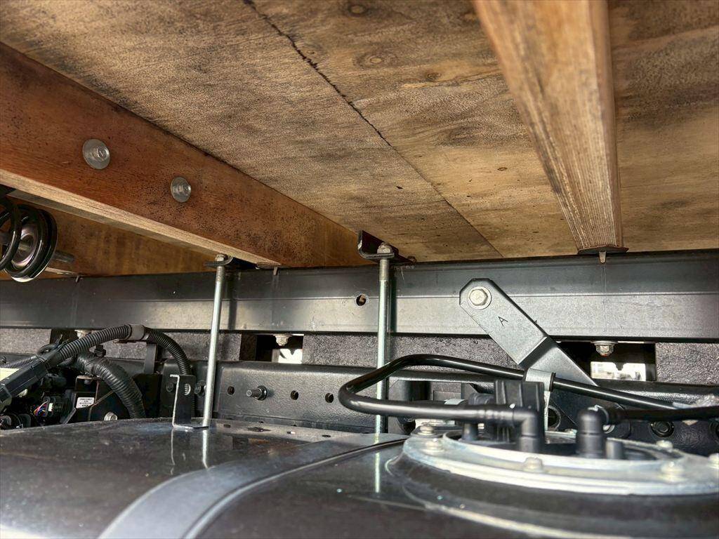 三菱ふそうキャンタークレーン4段小型（2t・3t）[写真15]