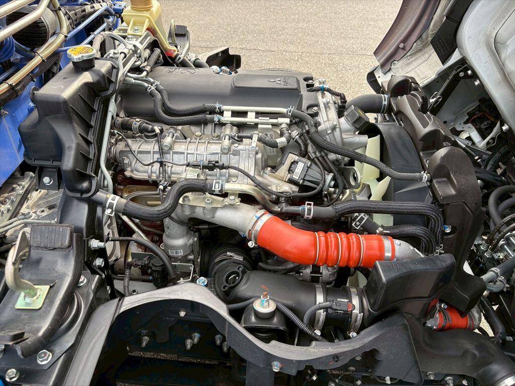 三菱ふそうキャンタークレーン4段小型（2t・3t）[写真17]