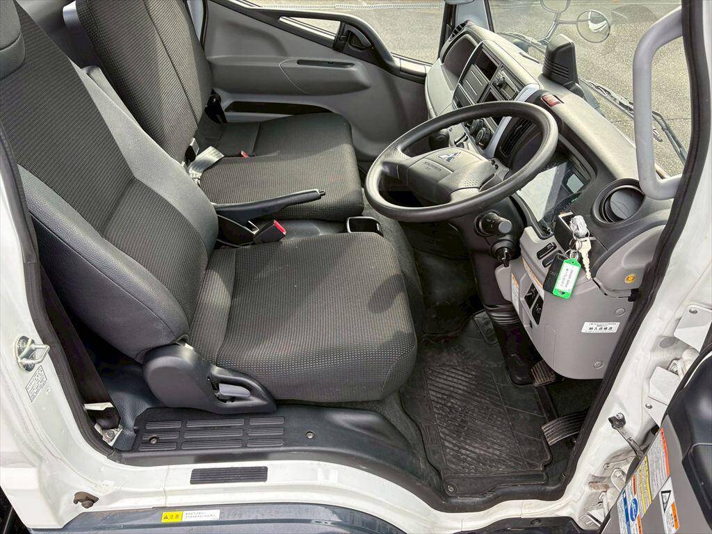 三菱ふそうキャンタークレーン4段小型（2t・3t）[写真19]