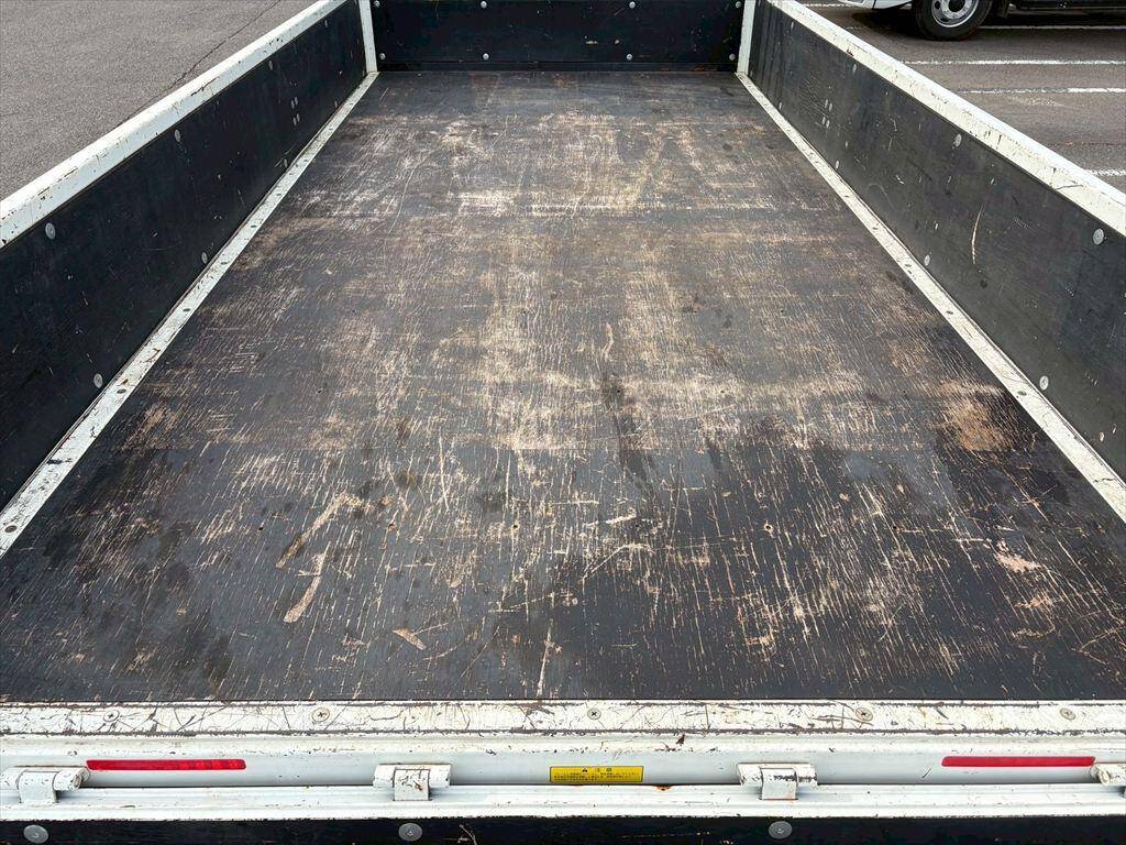 三菱ふそうキャンタークレーン4段小型（2t・3t）[写真08]