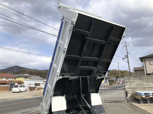 三菱ふそうキャンターダンプ小型（2t・3t）[写真17]