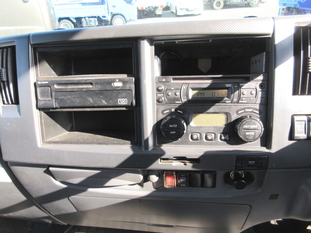 いすゞフォワードアルミブロック中型（4t）[写真25]