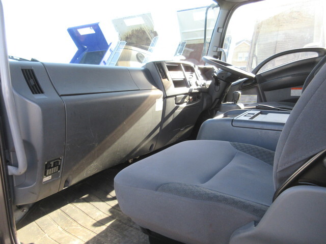 いすゞフォワードアルミブロック中型（4t）[写真28]