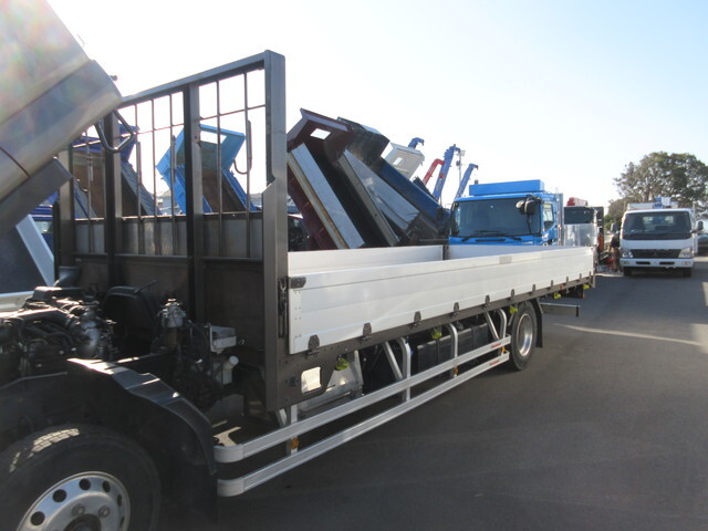 いすゞフォワードアルミブロック中型（4t）[写真08]