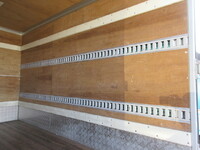 三菱ふそうキャンターアルミバン小型（2t・3t）[写真17]