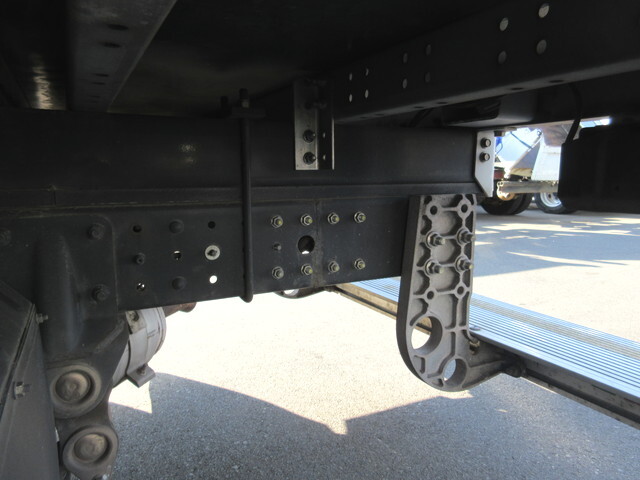 三菱ふそうキャンターアルミバン小型（2t・3t）[写真19]