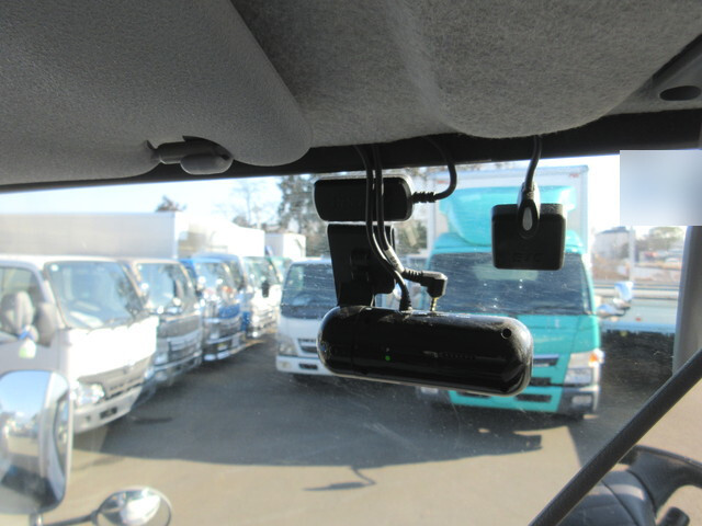 三菱ふそうキャンターアルミバン小型（2t・3t）[写真25]