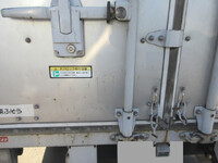 三菱ふそうキャンターアルミバン小型（2t・3t）[写真33]