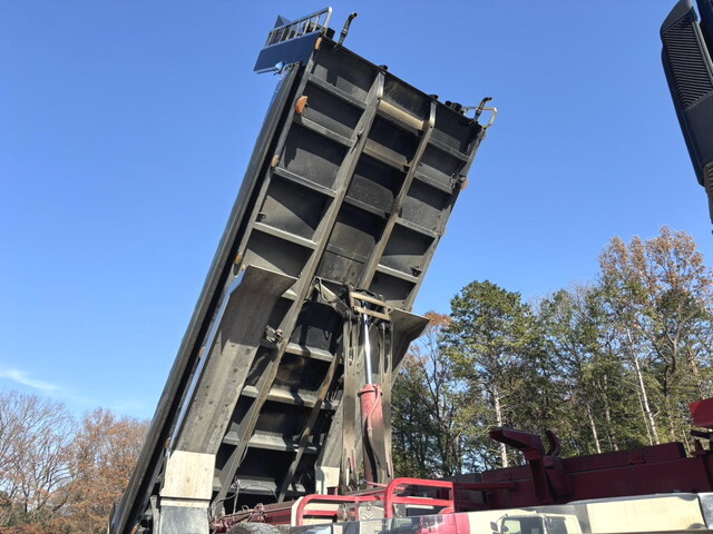 日野プロフィアダンプ大型（10t）[写真10]
