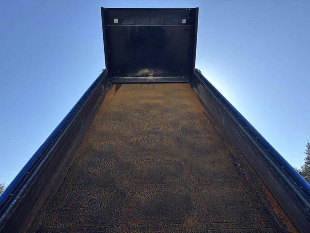 日野プロフィアダンプ大型（10t）[写真12]