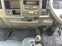 いすゞフォワードパッカー車（塵芥車）増トン（6t・8t）[写真31]