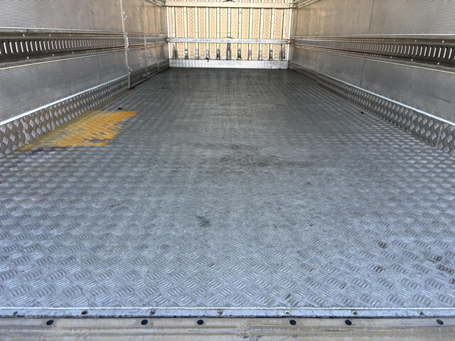 日野レンジャー冷凍車（冷蔵車）中型（4t）[写真10]