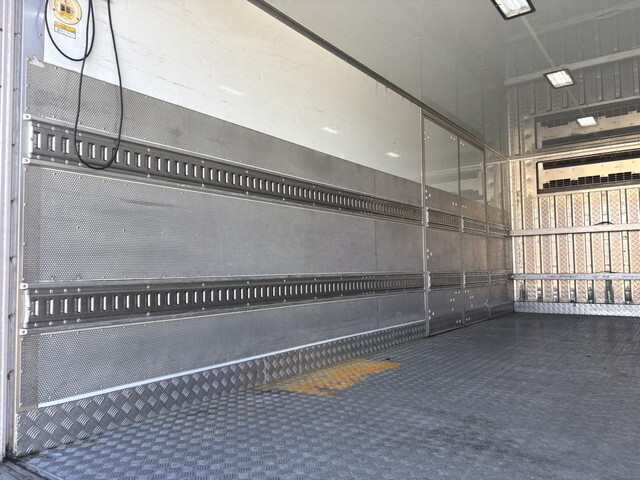 日野レンジャー冷凍車（冷蔵車）中型（4t）[写真08]