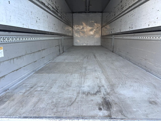 三菱ふそうスーパーグレートパネルバン大型（10t）[写真10]