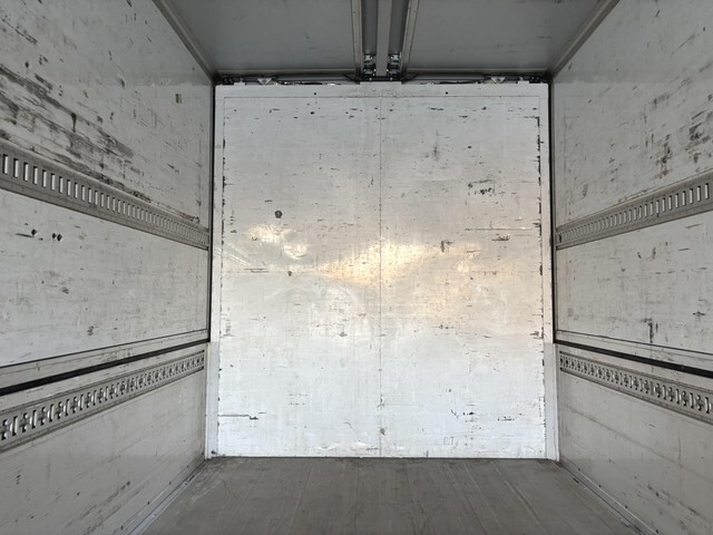 三菱ふそうスーパーグレートパネルバン大型（10t）[写真12]