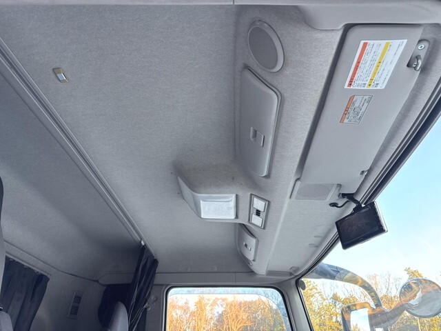 三菱ふそうスーパーグレートパネルバン大型（10t）[写真28]