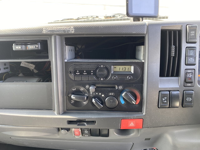 いすゞエルフアルミバン小型（2t・3t）[写真10]