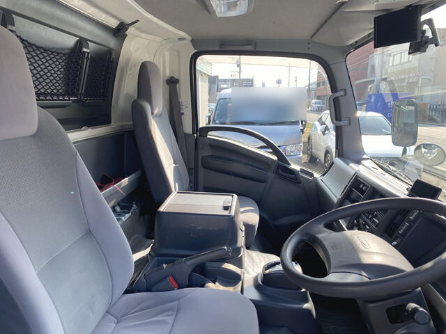 いすゞエルフアルミバン小型（2t・3t）[写真08]