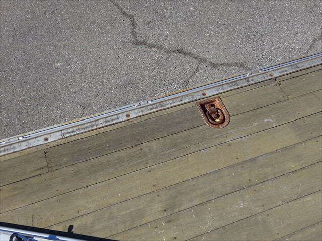 三菱ふそうファイターアルミブロック中型（4t）[写真16]