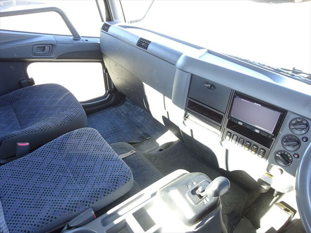 三菱ふそうファイターアルミブロック中型（4t）[写真24]