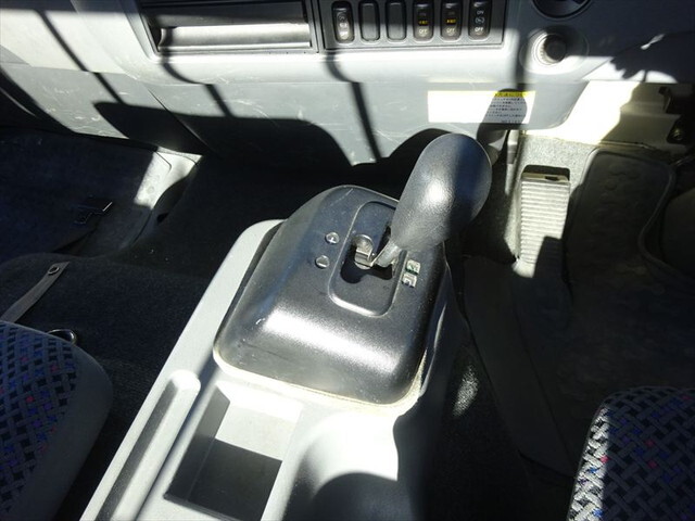 三菱ふそうファイターアルミブロック中型（4t）[写真25]