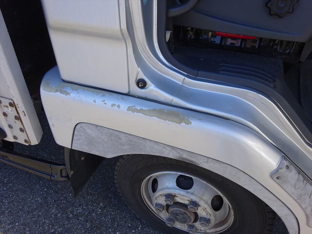 三菱ふそうファイターアルミブロック中型（4t）[写真39]