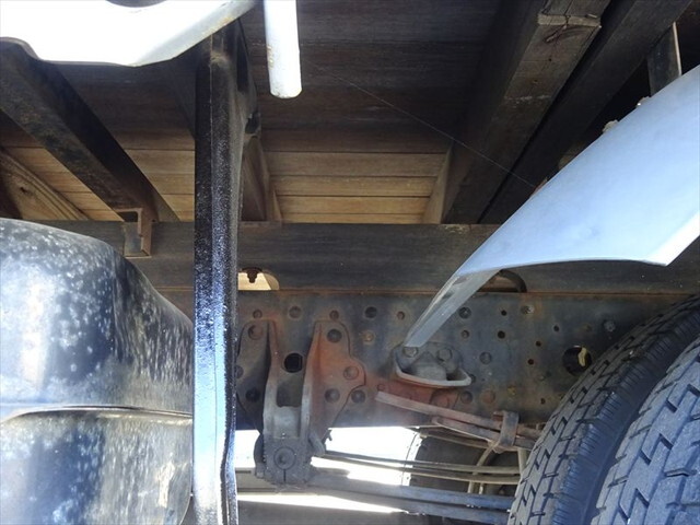 三菱ふそうファイターアルミブロック中型（4t）[写真05]