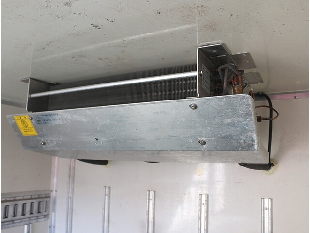 いすゞエルフ冷凍車（冷蔵車）小型（2t・3t）[写真21]