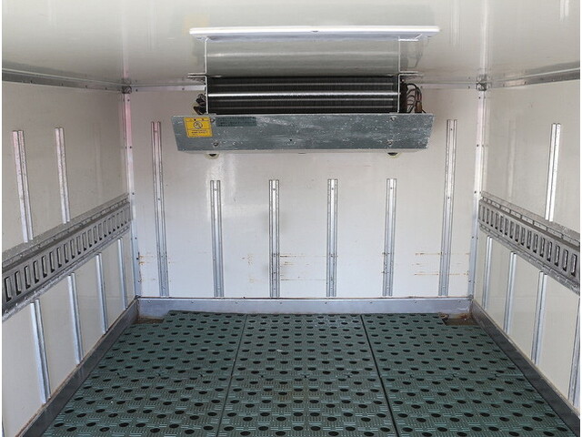 いすゞエルフ冷凍車（冷蔵車）小型（2t・3t）[写真25]