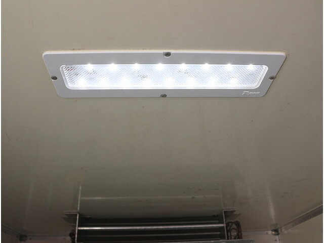 いすゞエルフ冷凍車（冷蔵車）小型（2t・3t）[写真26]