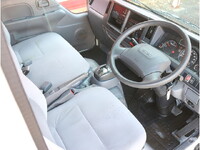 いすゞエルフ冷凍車（冷蔵車）小型（2t・3t）[写真31]