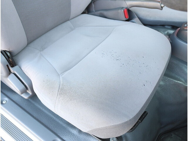 いすゞエルフ冷凍車（冷蔵車）小型（2t・3t）[写真31]