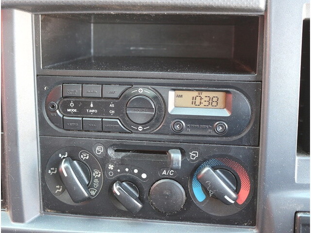 いすゞエルフ冷凍車（冷蔵車）小型（2t・3t）[写真33]