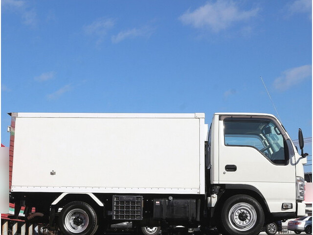 いすゞエルフ冷凍車（冷蔵車）小型（2t・3t）[写真04]