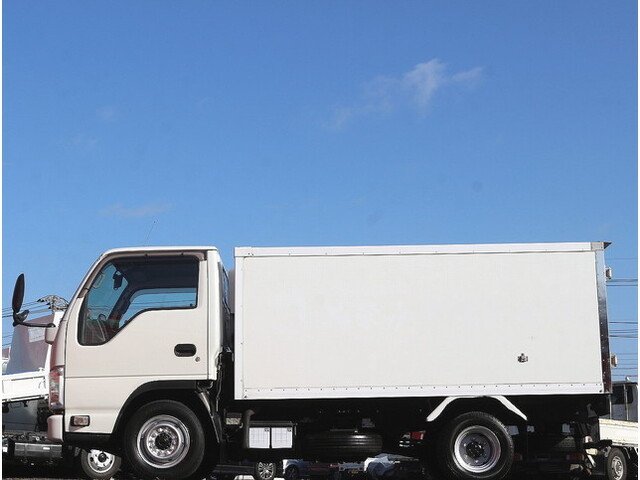 いすゞエルフ冷凍車（冷蔵車）小型（2t・3t）[写真07]