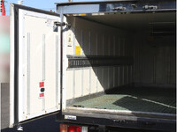 いすゞエルフ冷凍車（冷蔵車）小型（2t・3t）[写真10]