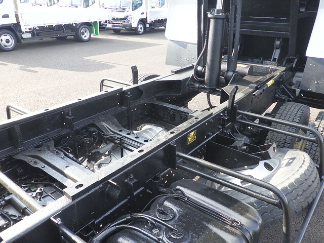 いすゞフォワードダンプ中型（4t）[写真16]