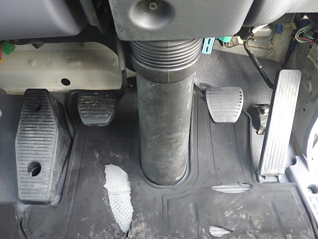 いすゞフォワードセルフクレーン3段増トン（6t・8t）[写真24]