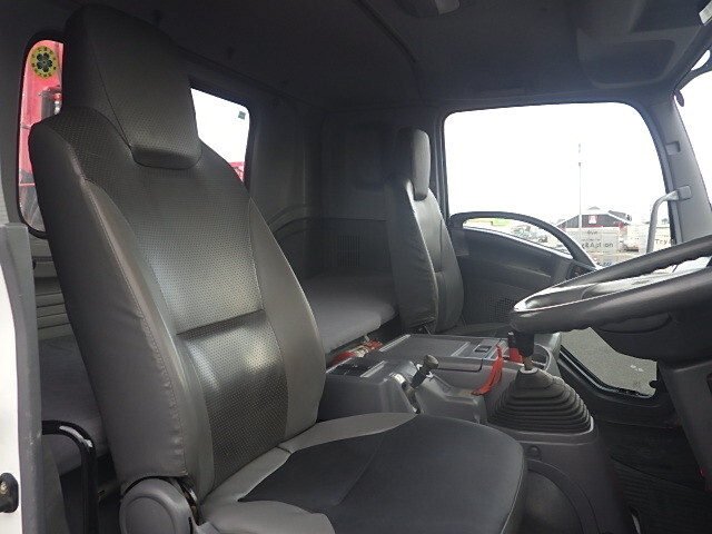 いすゞフォワードセルフクレーン3段増トン（6t・8t）[写真25]