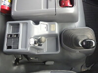 いすゞフォワードセルフクレーン3段増トン（6t・8t）[写真27]