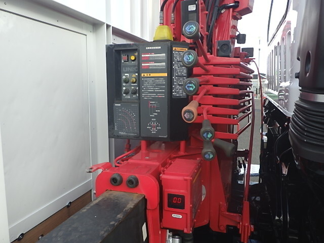 いすゞフォワードセルフクレーン3段増トン（6t・8t）[写真36]