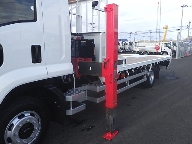 いすゞフォワードセルフクレーン3段増トン（6t・8t）[写真37]