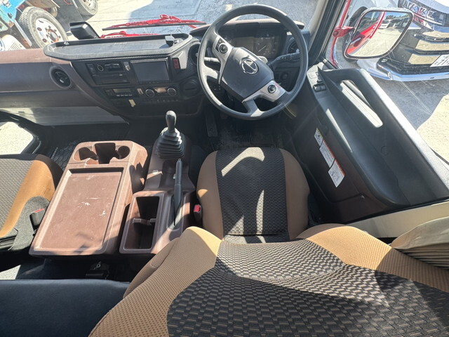 日野レンジャー冷凍車（冷蔵車）中型（4t）[写真09]