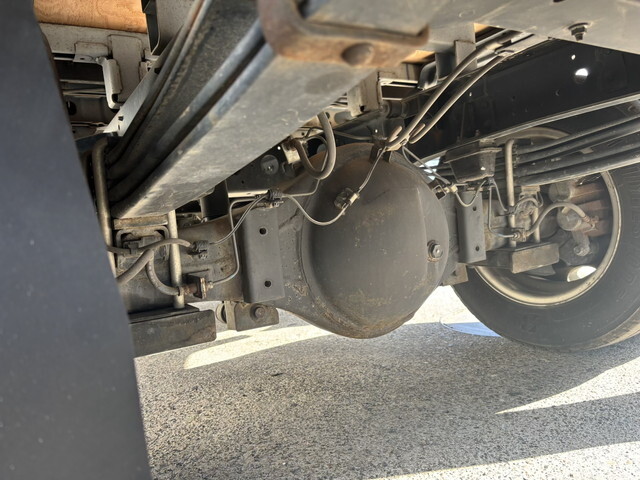 トヨタトヨエース平ボディ小型（2t・3t）[写真16]