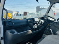 トヨタトヨエース平ボディ小型（2t・3t）[写真29]