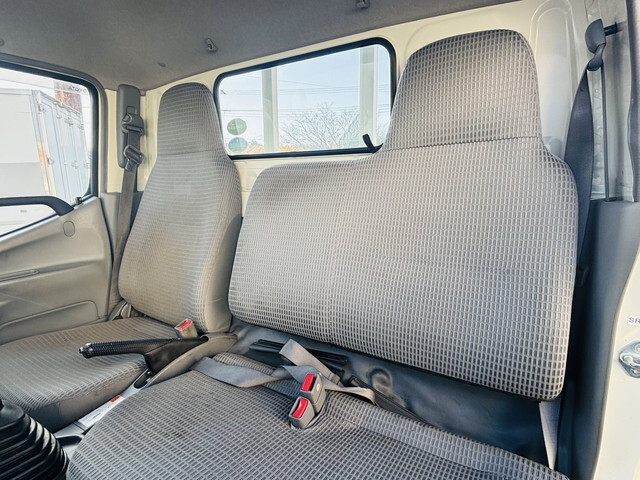 トヨタトヨエース平ボディ小型（2t・3t）[写真30]