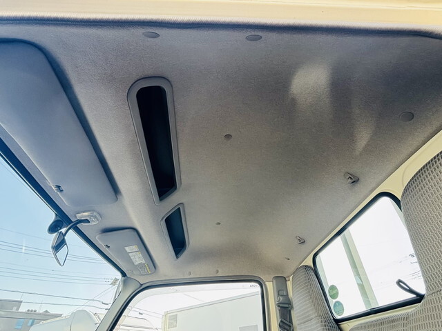 トヨタトヨエース平ボディ小型（2t・3t）[写真31]